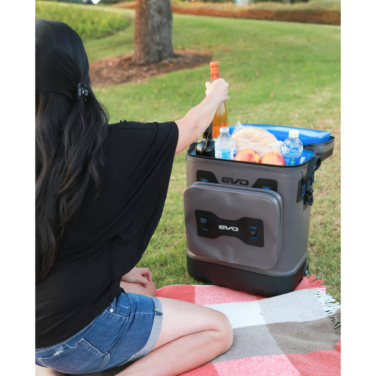 EVO Premium Rolling Cooler (25qt) | Slim, lightweight & mobile ...